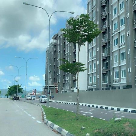 Oyo 91086 Bayu Service Apartment Kuah Exterior foto