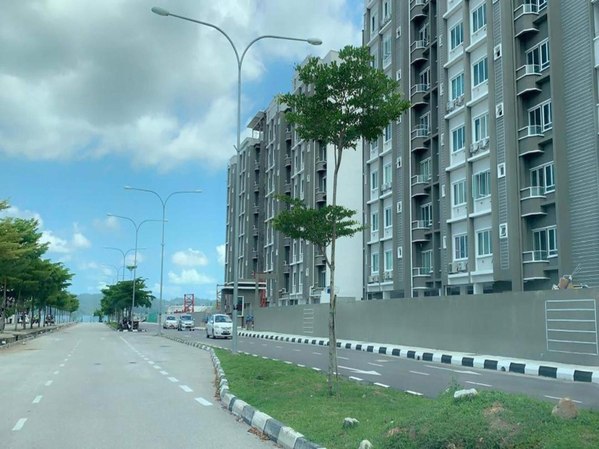 Oyo 91086 Bayu Service Apartment Kuah Exterior foto