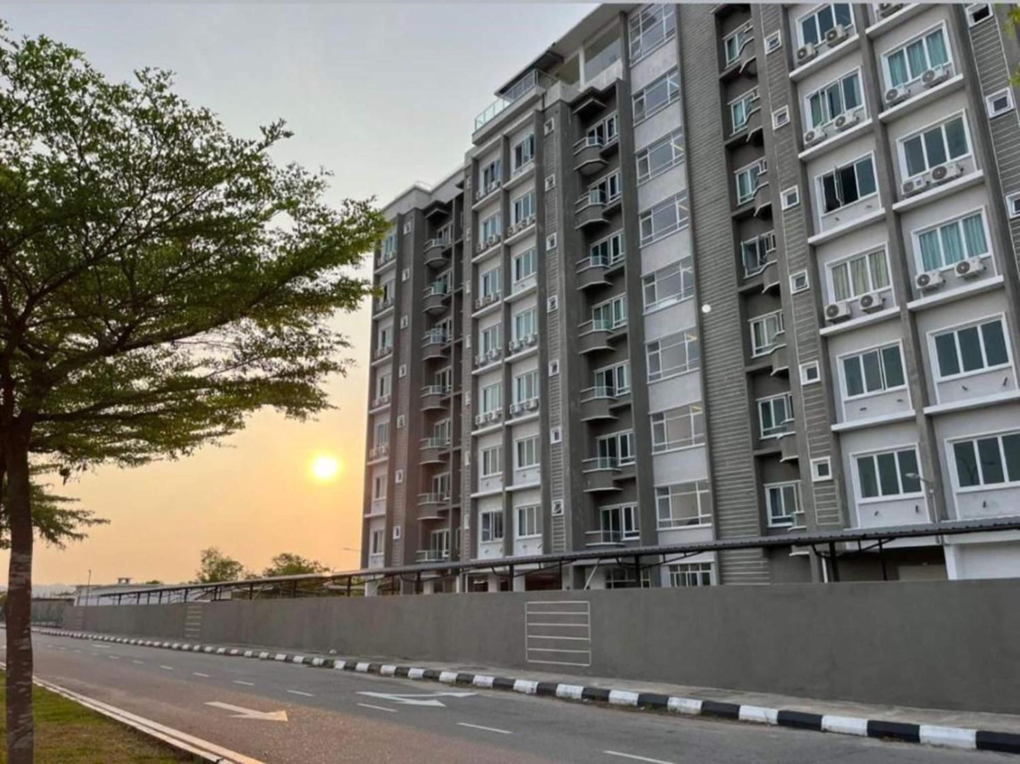 Oyo 91086 Bayu Service Apartment Kuah Exterior foto