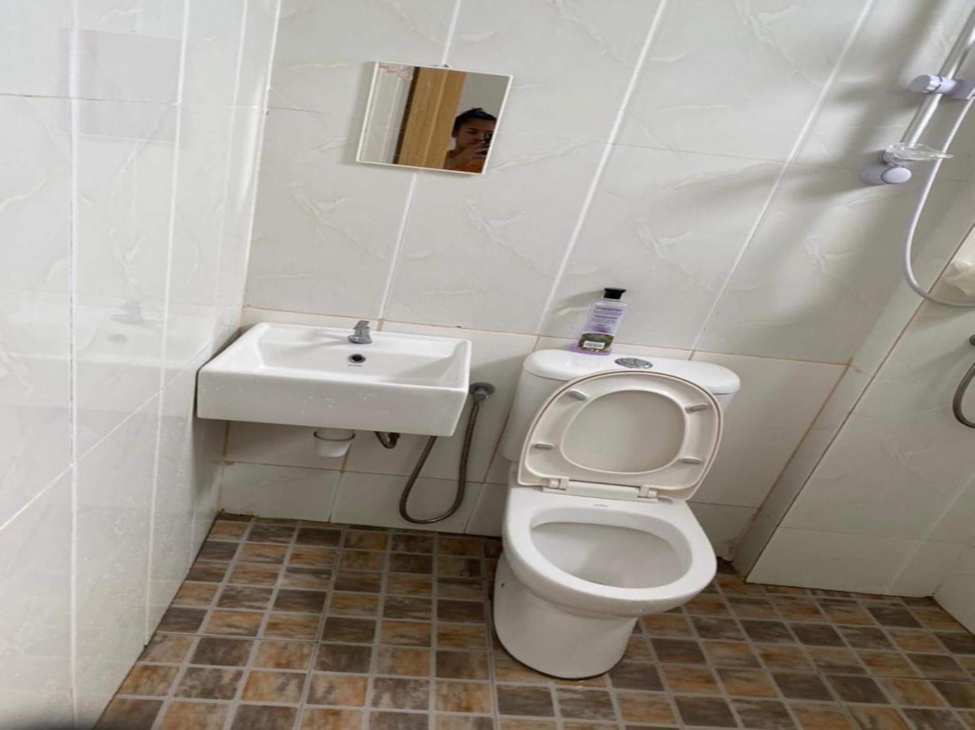 Oyo 91086 Bayu Service Apartment Kuah Exterior foto